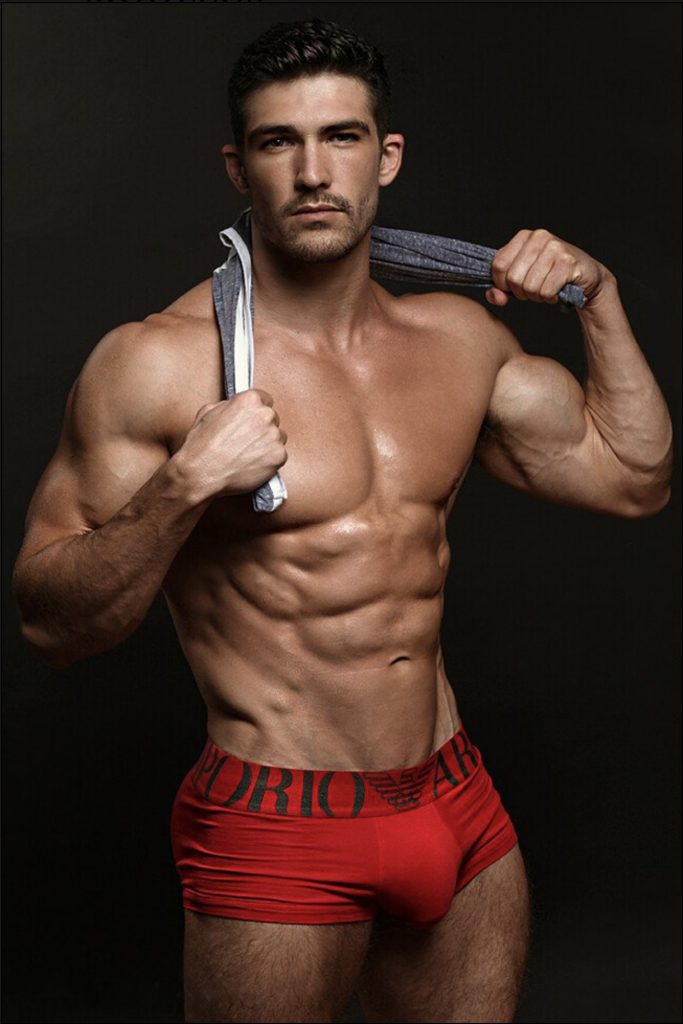 Hot man Macho Gay friendly_Dominic Calvani