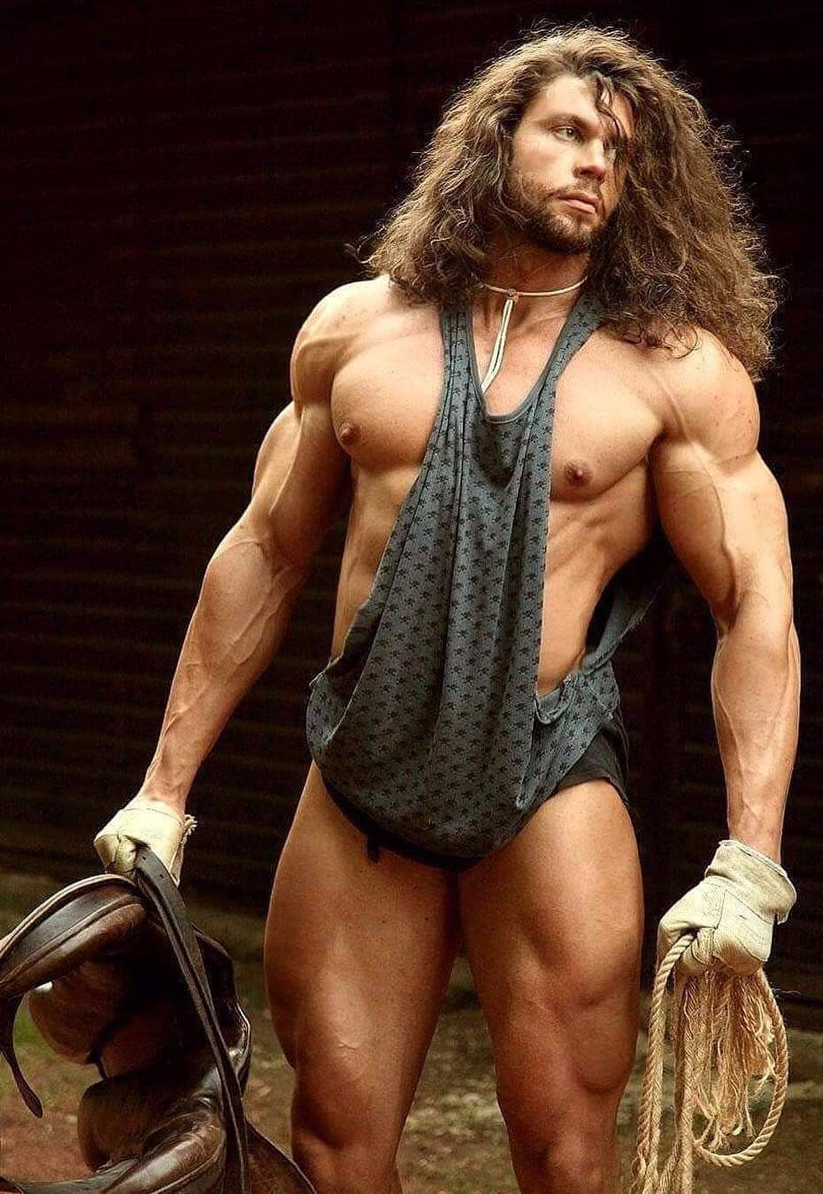 Men with long hair are sexy. 