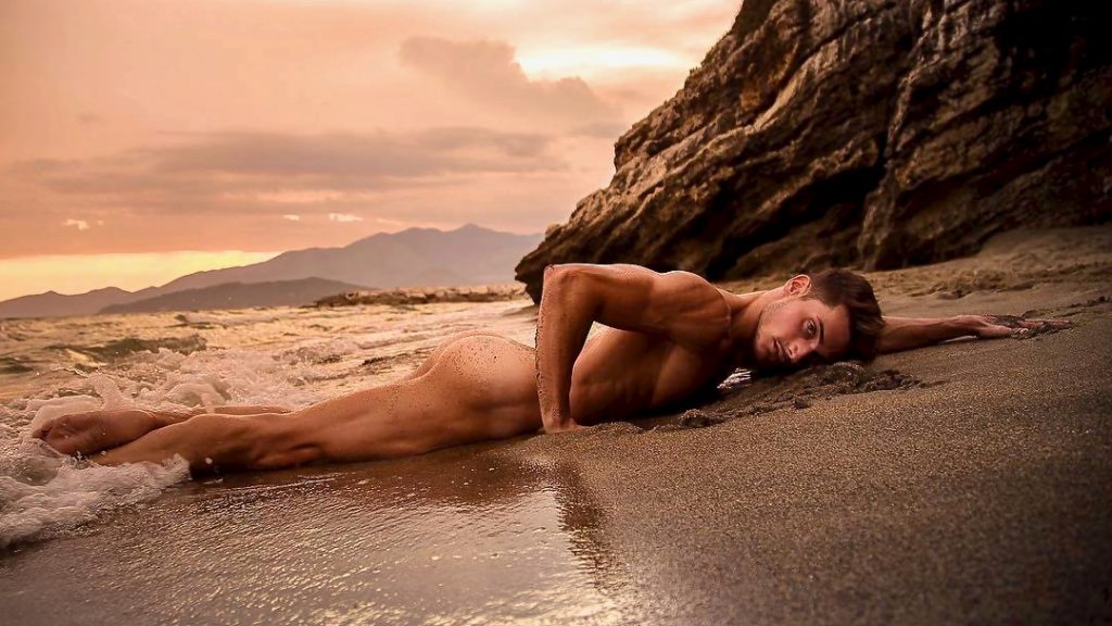 Male Body Art_Nude men_Gay friendly