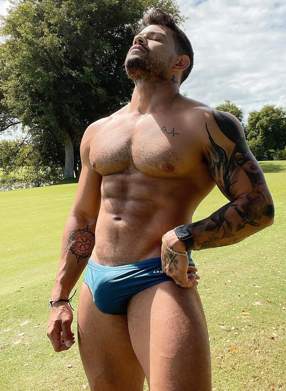 Alejo Ospina, gay and muscular influencer – Gay Side of Life