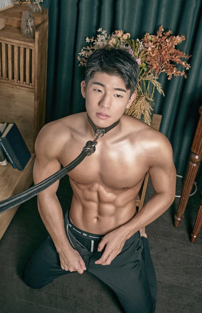 Seong-Min-Nude-Men-Korea-Gay-Friendly