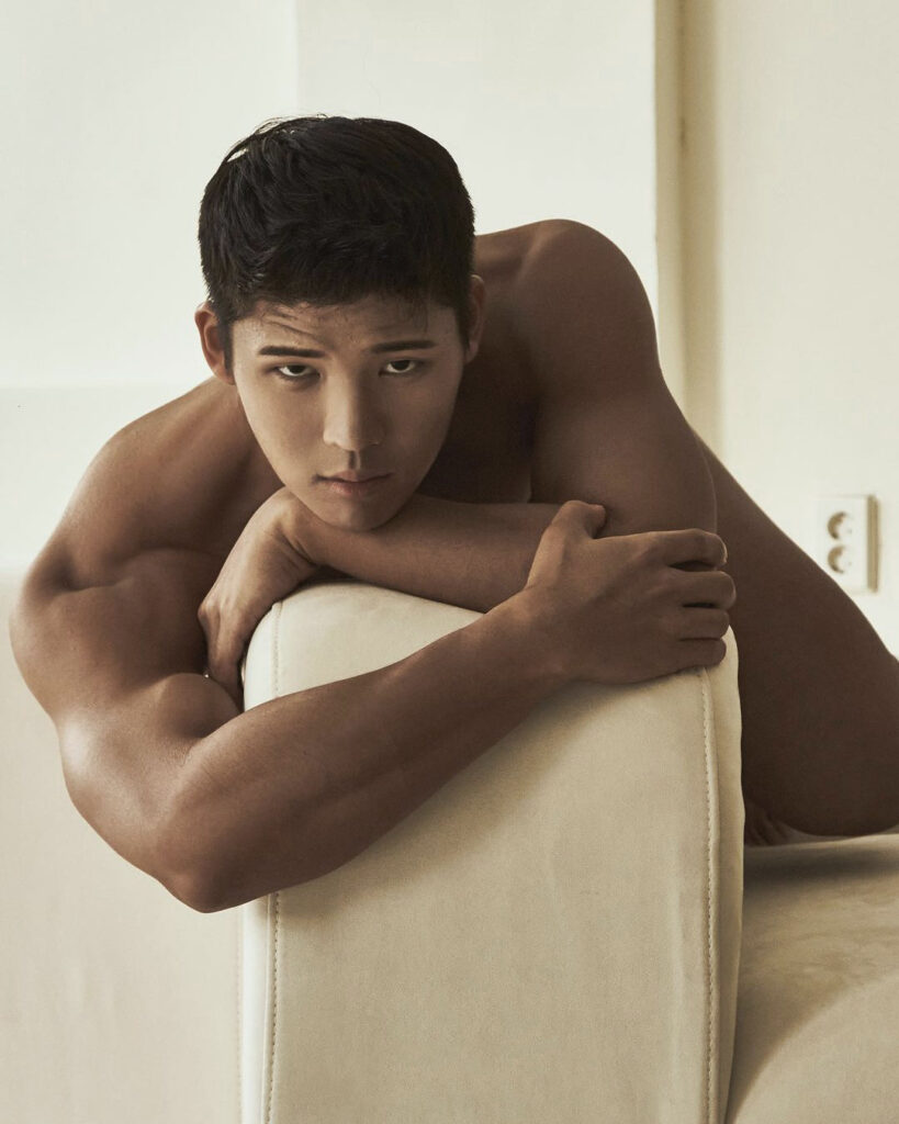 Seong-Min-Nude-Men-Korea-Gay-Friendly