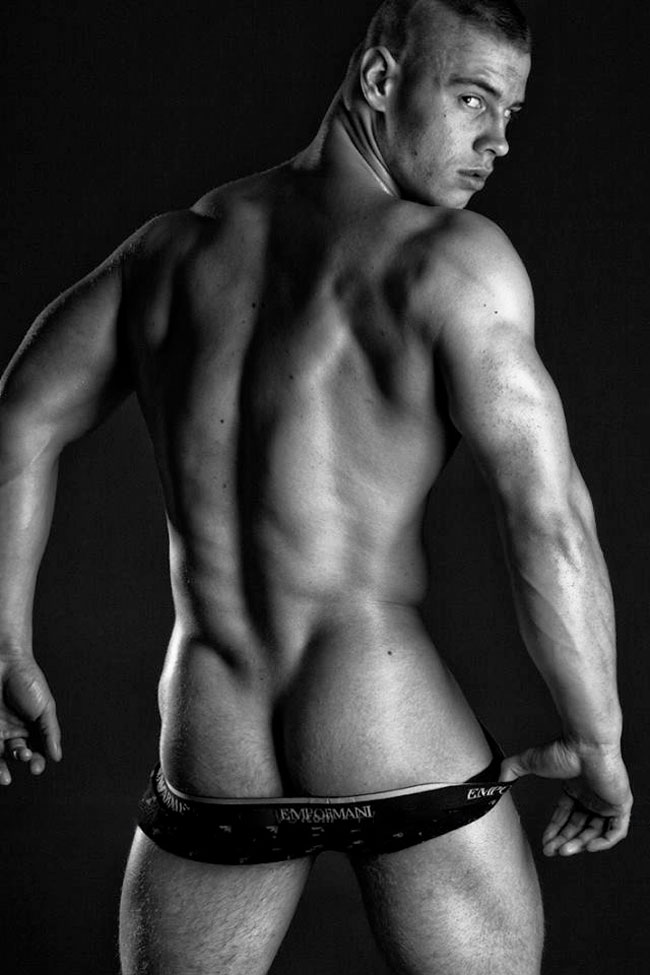 Men-Taking-their-briefs-off-Nude