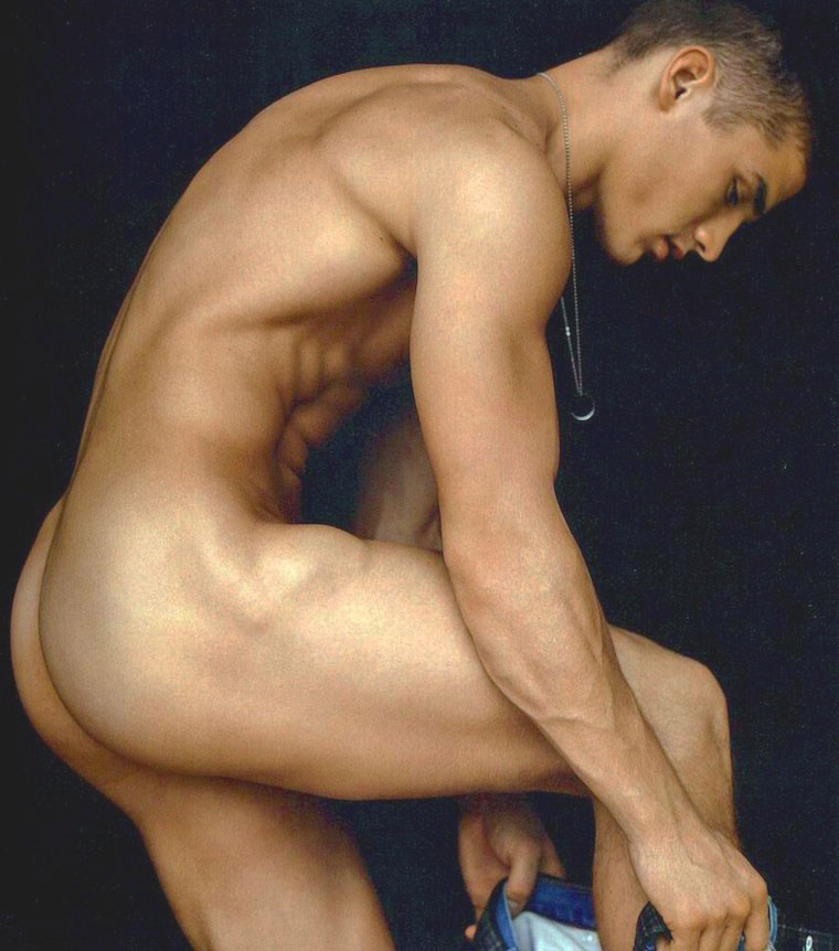 Men-Taking-their-briefs-off-Nude