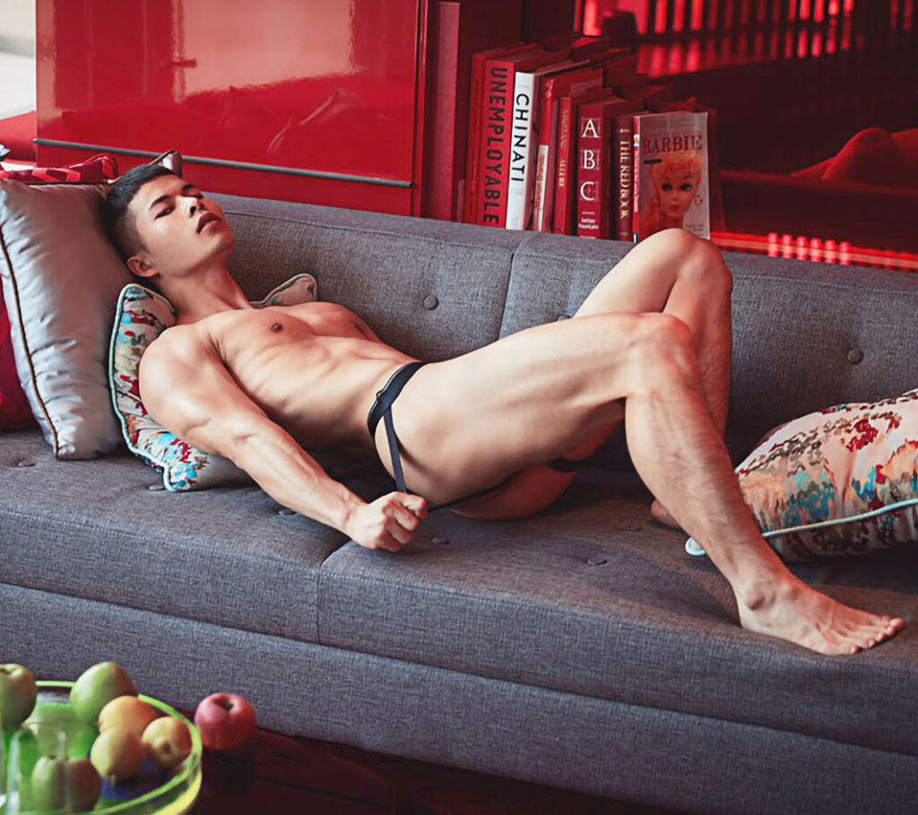 Nude Chinese Hunks In Shanghai